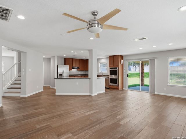 6605 Wood Bench, Live Oak, TX 78233