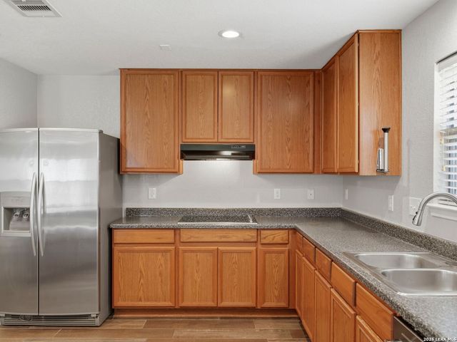 6605 Wood Bench, Live Oak, TX 78233