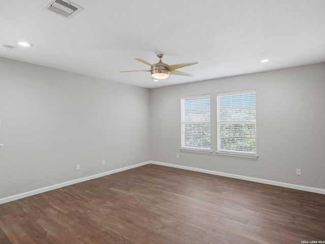 6605 Wood Bench, Live Oak, TX 78233