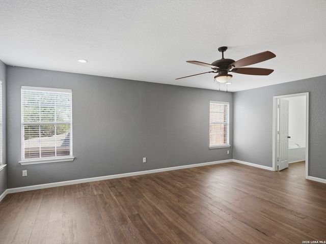 6605 Wood Bench, Live Oak, TX 78233