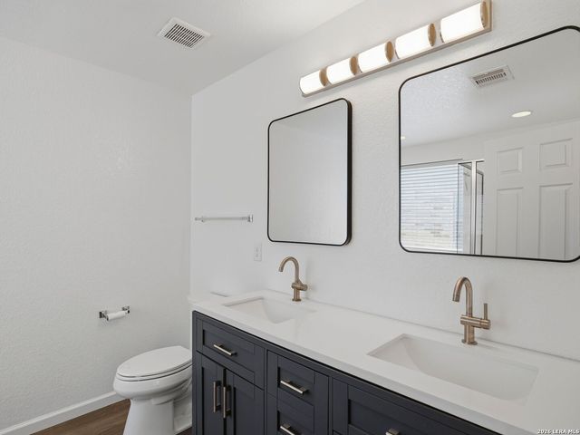 6605 Wood Bench, Live Oak, TX 78233