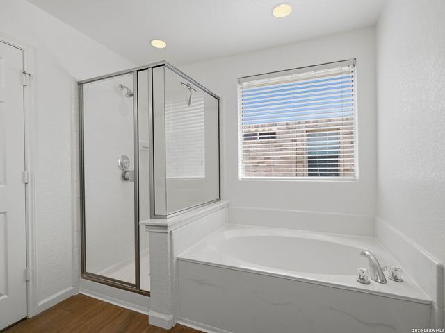 6605 Wood Bench, Live Oak, TX 78233