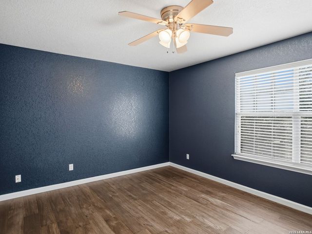 6605 Wood Bench, Live Oak, TX 78233
