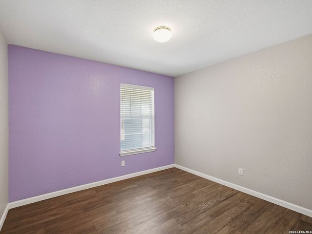 6605 Wood Bench, Live Oak, TX 78233