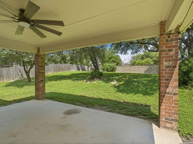 6605 Wood Bench, Live Oak, TX 78233
