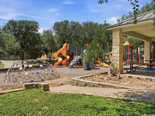 6605 Wood Bench, Live Oak, TX 78233