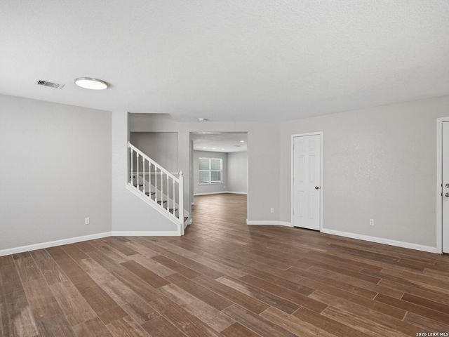 6605 Wood Bench, Live Oak, TX 78233