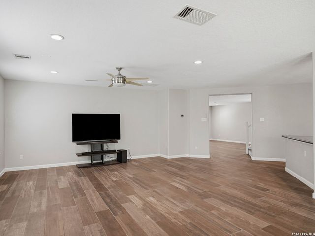 6605 Wood Bench, Live Oak, TX 78233