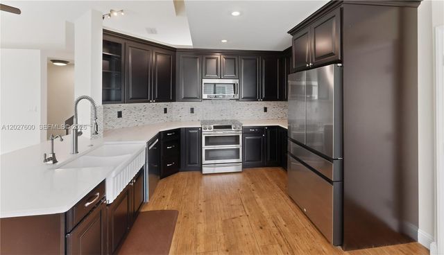 9203 Arborwood Circle, Davie, FL 33328