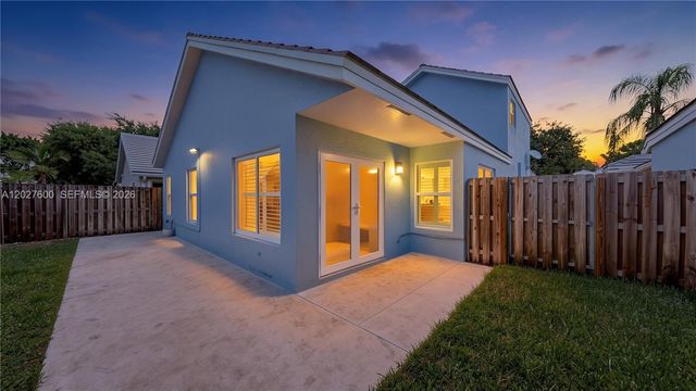 9203 Arborwood Circle, Davie, FL 33328