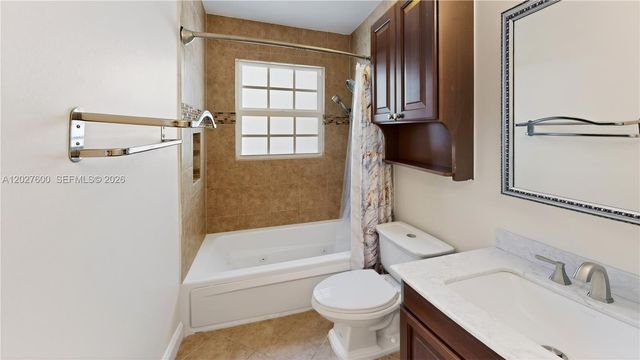 9203 Arborwood Circle, Davie, FL 33328