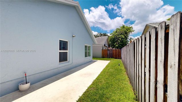 9203 Arborwood Circle, Davie, FL 33328
