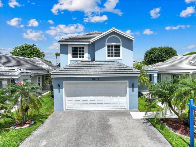 9203 Arborwood Circle, Davie, FL 33328