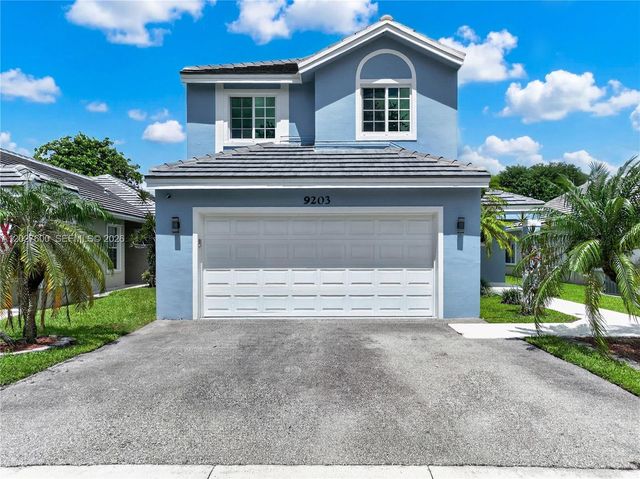 9203 Arborwood Circle, Davie, FL 33328