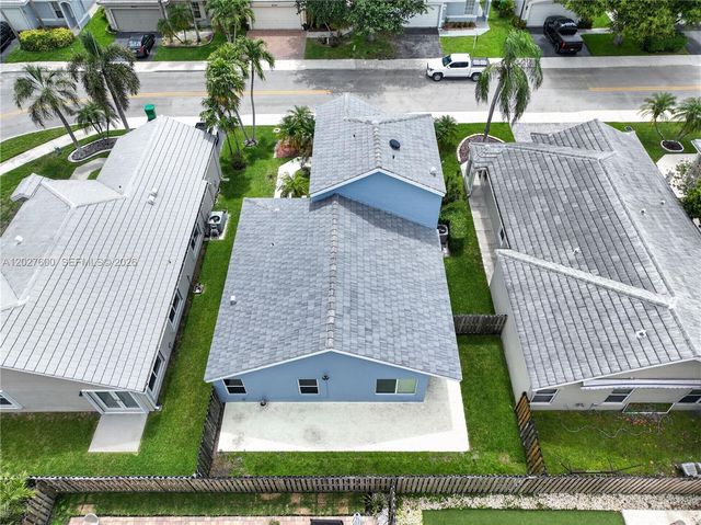 9203 Arborwood Circle, Davie, FL 33328