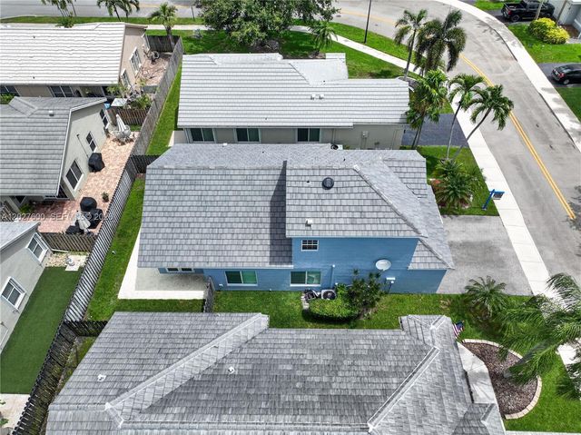 9203 Arborwood Circle, Davie, FL 33328