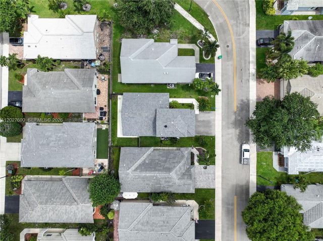 9203 Arborwood Circle, Davie, FL 33328