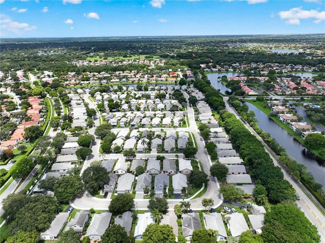9203 Arborwood Circle, Davie, FL 33328