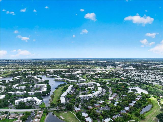 9203 Arborwood Circle, Davie, FL 33328