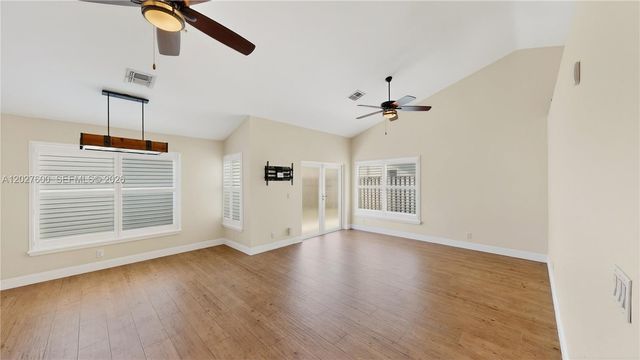 9203 Arborwood Circle, Davie, FL 33328