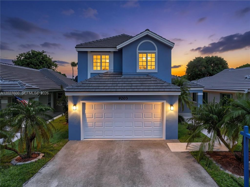 9203 Arborwood Circle, Davie, FL 33328
