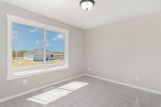 718 Margaret Lane NE, Isanti, MN 55040
