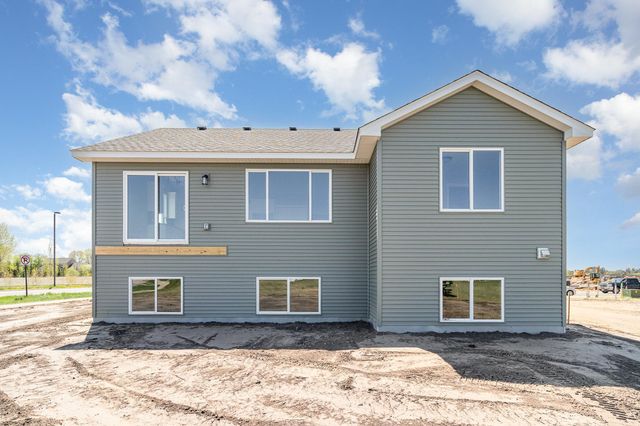 718 Margaret Lane NE, Isanti, MN 55040