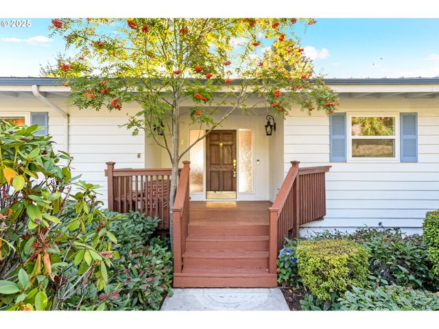 842 Nw KINGWOOD Dr, Salem, OR 97304