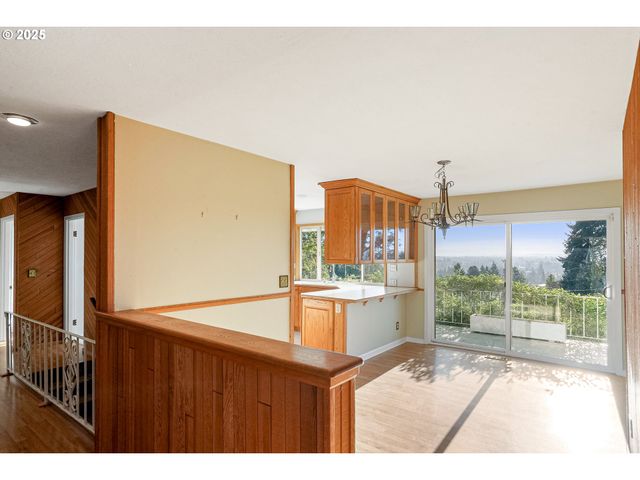 842 Nw KINGWOOD Dr, Salem, OR 97304