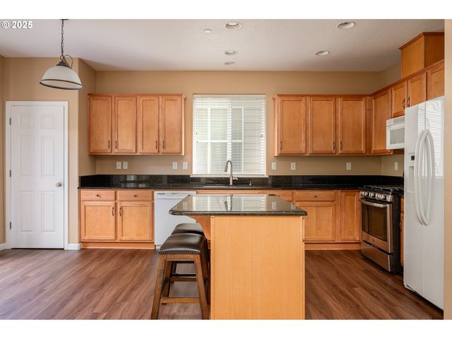 10636 Sw 43RD Ave, Portland, OR 97219