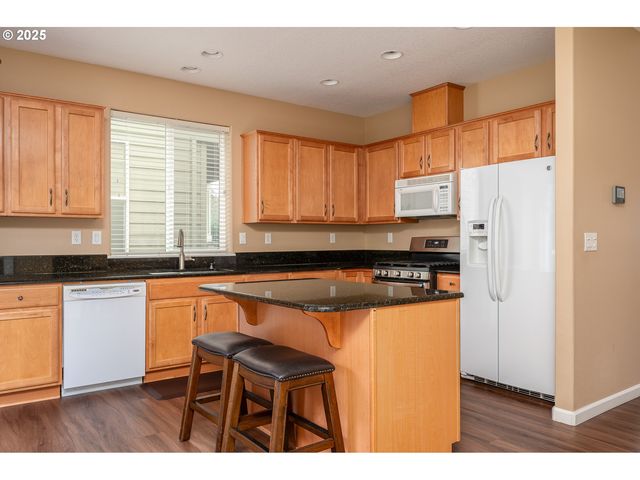 10636 Sw 43RD Ave, Portland, OR 97219