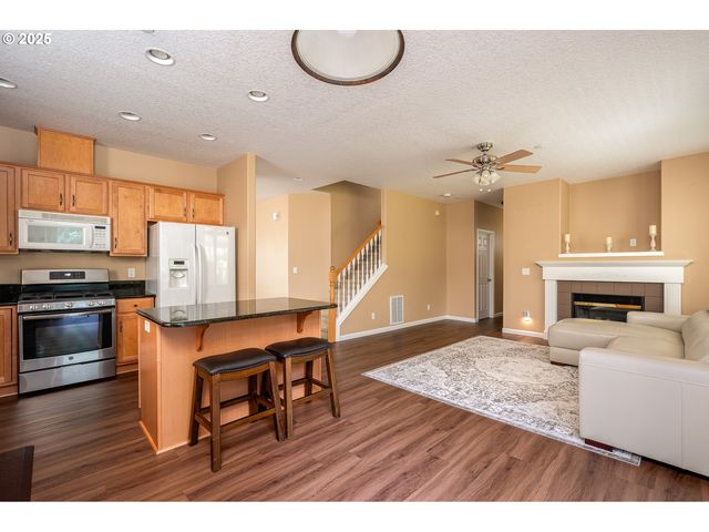 10636 Sw 43RD Ave, Portland, OR 97219