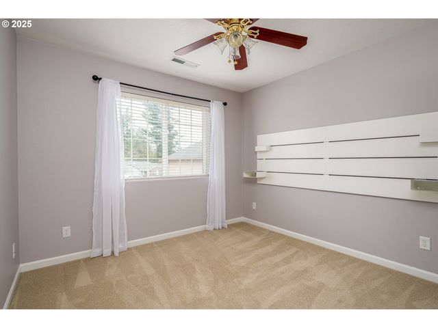 10636 Sw 43RD Ave, Portland, OR 97219