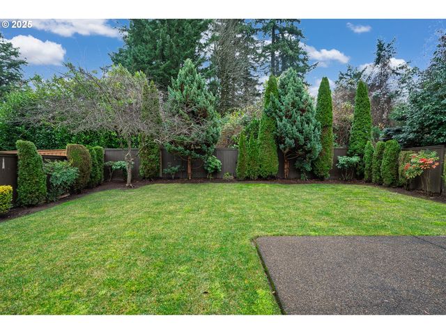 10636 Sw 43RD Ave, Portland, OR 97219