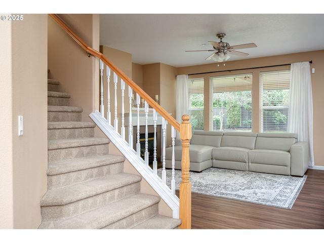 10636 Sw 43RD Ave, Portland, OR 97219