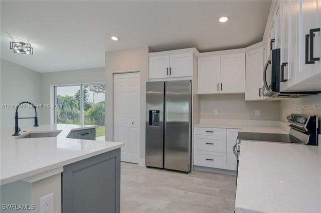 204 EL DORADO BLVD N, Cape Coral, FL 33993