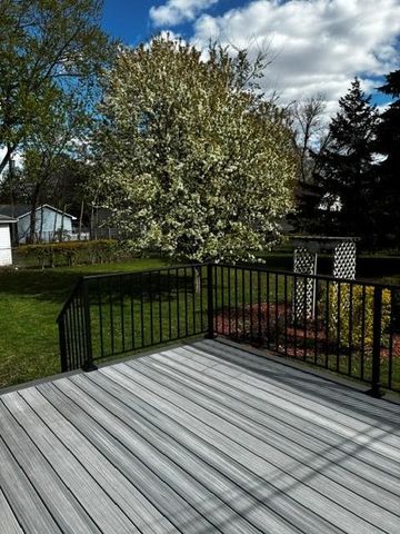 5256 Capitol Street NE, Fridley, MN 55421
