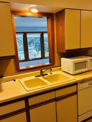 5256 Capitol Street NE, Fridley, MN 55421