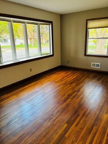 5256 Capitol Street NE, Fridley, MN 55421