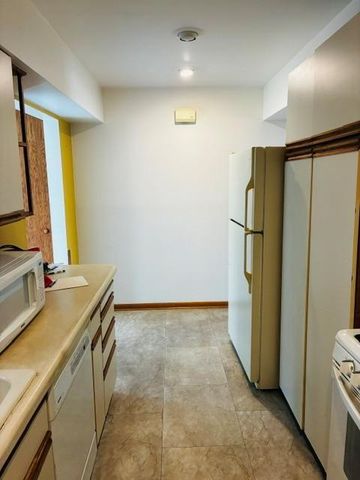 5256 Capitol Street NE, Fridley, MN 55421