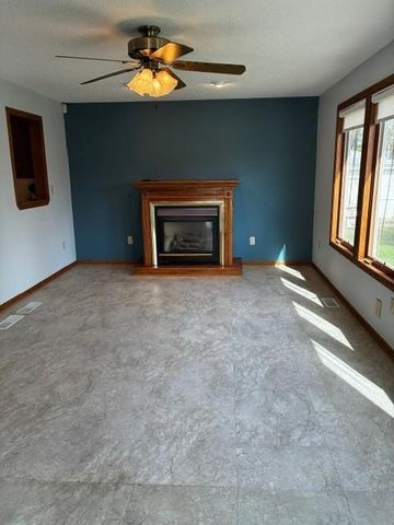 5256 Capitol Street NE, Fridley, MN 55421