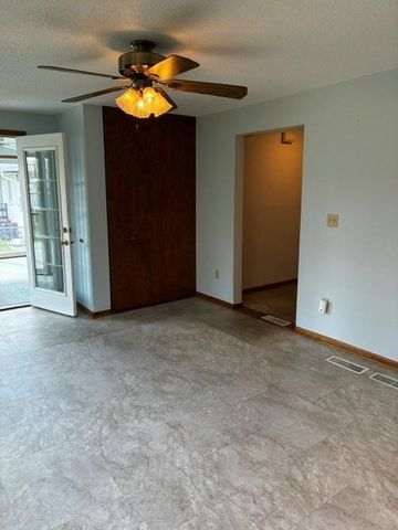 5256 Capitol Street NE, Fridley, MN 55421