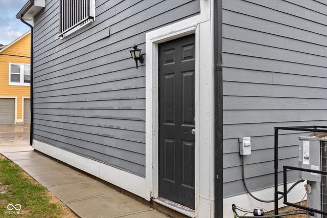 2038 N College Avenue, Indianapolis, IN 46202