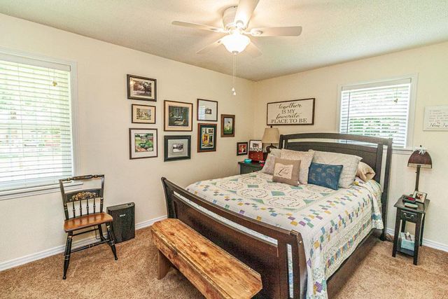 718 CRABTREE RD, Selmer, TN 38375