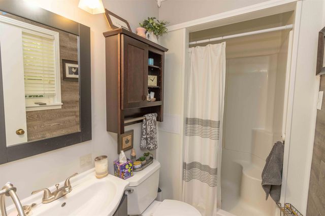 718 CRABTREE RD, Selmer, TN 38375