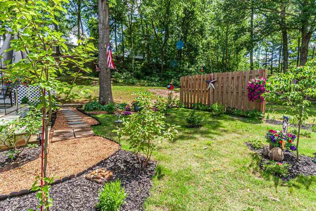 718 CRABTREE RD, Selmer, TN 38375