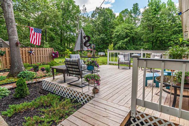 718 CRABTREE RD, Selmer, TN 38375