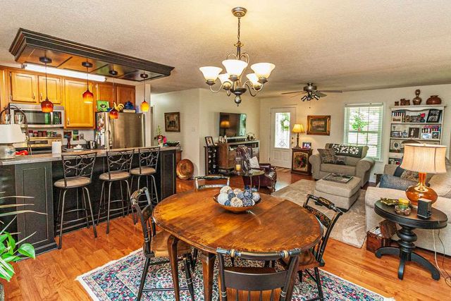 718 CRABTREE RD, Selmer, TN 38375