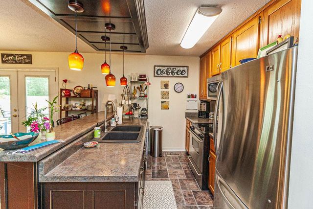 718 CRABTREE RD, Selmer, TN 38375