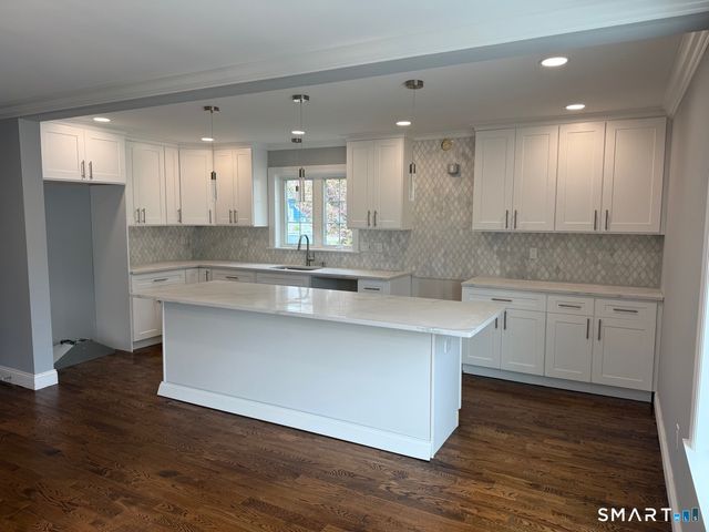 420 Greenwood Street, Bridgeport, CT 06606